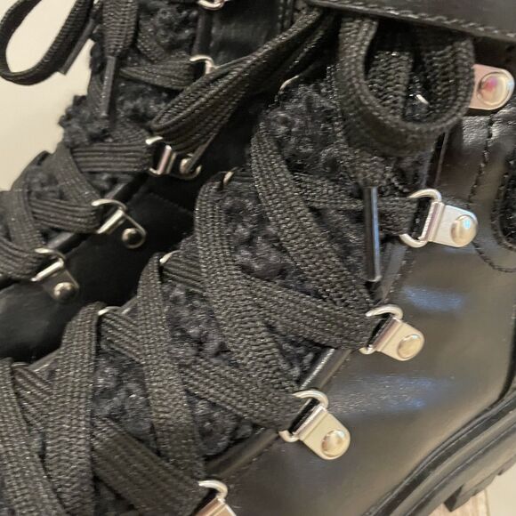 Black Boots Women’s size 7 Combat Moto Biker Goth Faux Leather Shearling NWOT - Picture 4 of 13